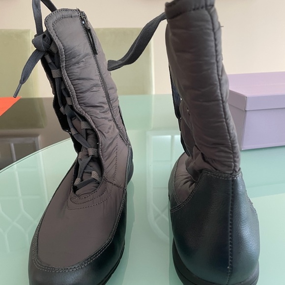 Sudini water resistant lace up booties. Grey. Size 9. New. Soft and comfortable - Picture 3 of 5